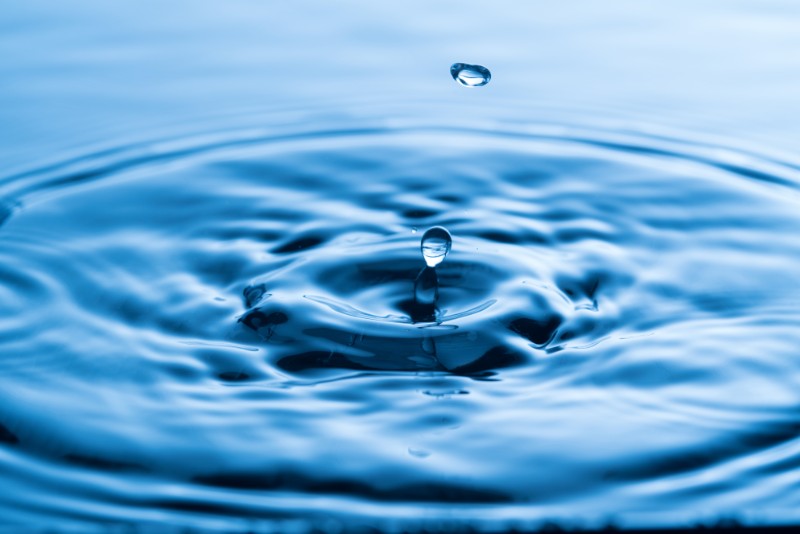 水